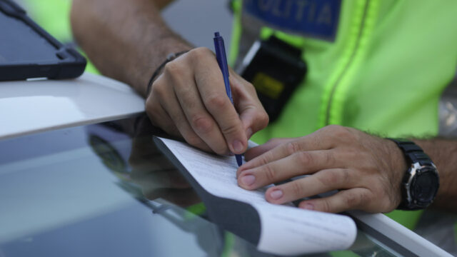 Permisul se suspendă la 15 puncte. Cum se calculează anularea lor și cum se obține gratuit istoricul rutier