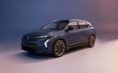 Renault Scenic electric cu 642 km autonomie omologată poate fi comandat în România de la 45.150 de euro