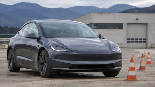 Tesla a cerut schimbări la testele europene de asistență la conducere, contestând o factură de 365.000 de euro