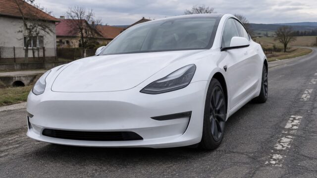 Tesla trece la Assisted Driving după discuțiile cu Germania. Funcțiile din România depind în continuare de aprobări 15 Tesla trece la Assisted Driving după discuțiile cu Germania. Funcțiile din România depind în continuare de aprobări