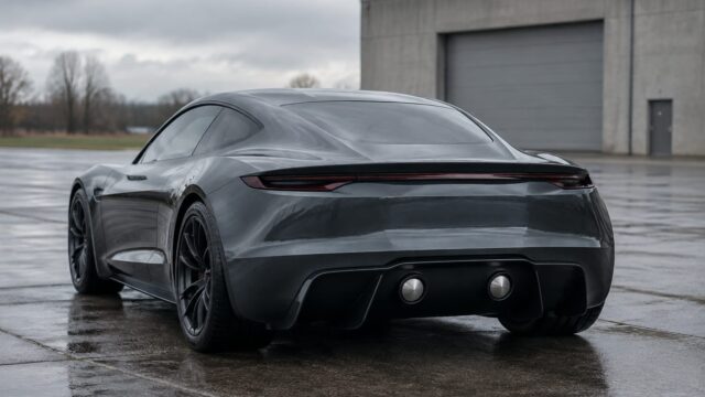 Tesla Roadster poate face salturi, dar omologarea versiunii Rocket este obstacolul principal, spune Karl Brauer