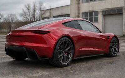 Marques Brownlee pune la îndoială promisiunea unui Tesla Roadster care ar face tumbe în aer