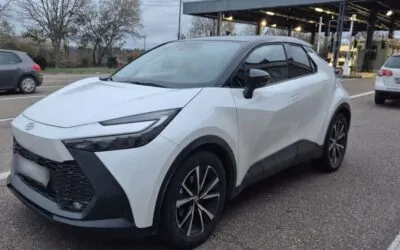 Polițiștii au reținut la Albița o Toyota furată în Italia. Cumpărătorul spune că a plătit 21.500 de euro