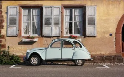 O mașină poate deveni vehicul istoric de la 30 de ani. Ce condiții aduc scutirea de impozit în România