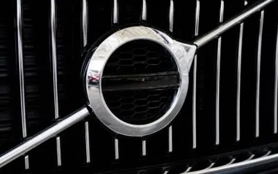 Volvo Cars pierde până la 30% din valoarea bursieră după trecerea pe pierdere