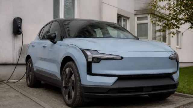 Volvo pregătește pentru Europa un electric mai ieftin decât EX60, cu livrări după vara lui 2027